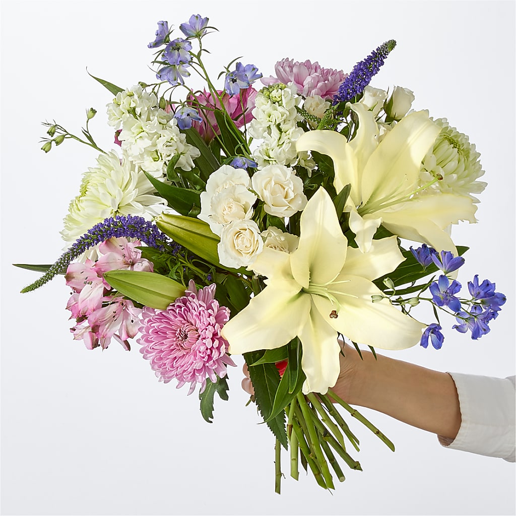 Winter Celebration Bouquet – BERMAN'S FLOWERS, Kingsburg CA