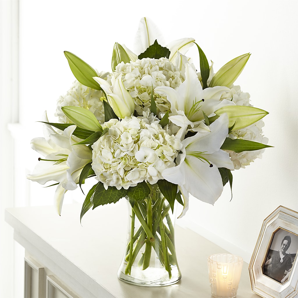 Compassionate Lily Bouquet – BERMAN'S FLOWERS, Kingsburg CA