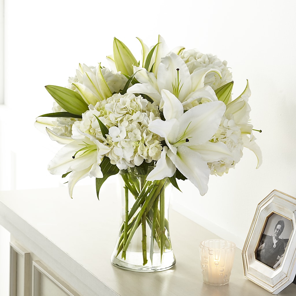 Compassionate Lily Bouquet – BERMAN'S FLOWERS, Kingsburg CA