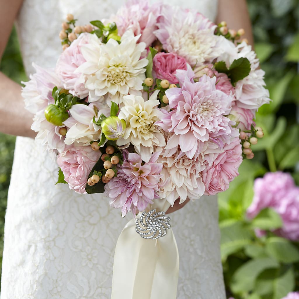Heart's Promise Bouquet – BERMAN'S FLOWERS, Kingsburg CA