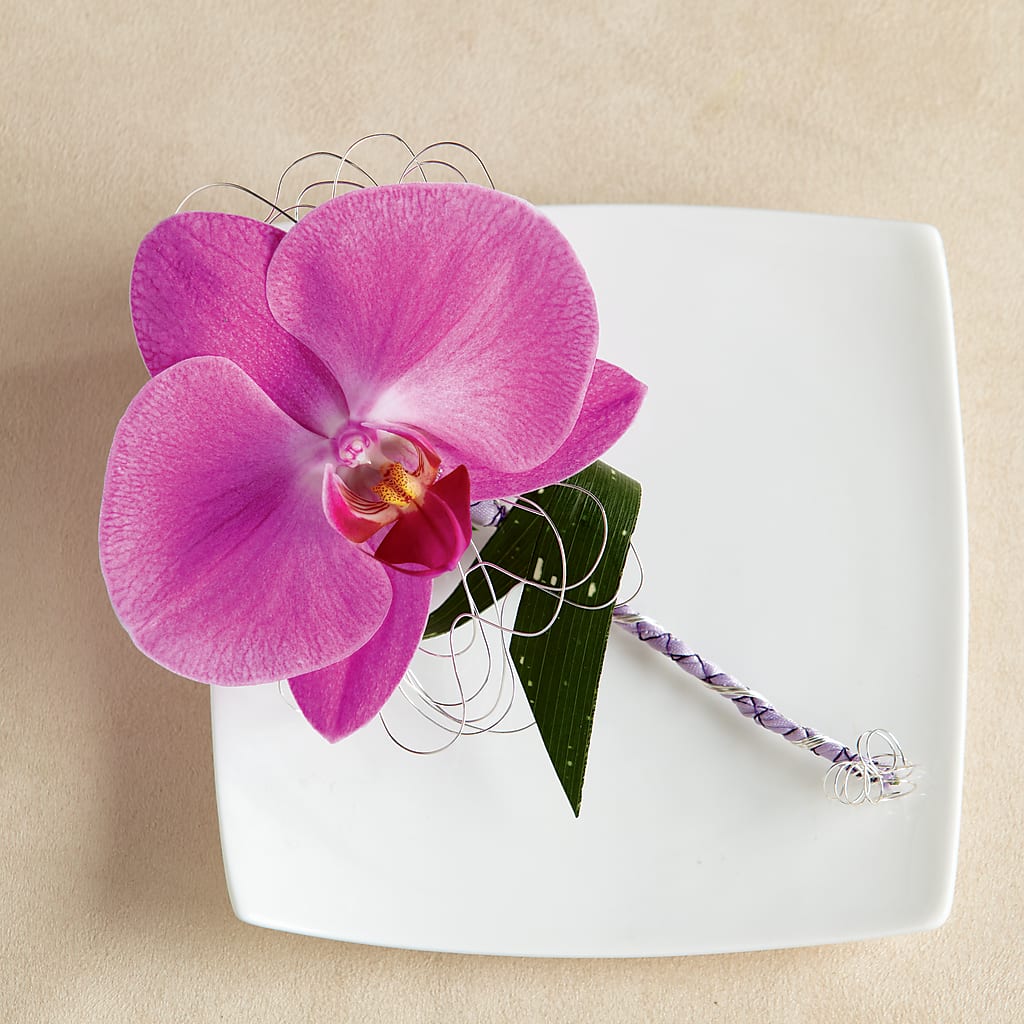 Glorious Boutonniere – BERMAN'S FLOWERS, Kingsburg CA