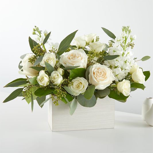Fresh Linen Box Bouquet – BERMAN'S FLOWERS, Kingsburg CA