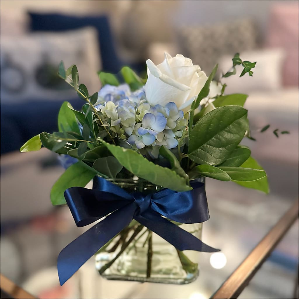 Sky Blue Delight Bouquet – BERMAN'S FLOWERS, Kingsburg CA