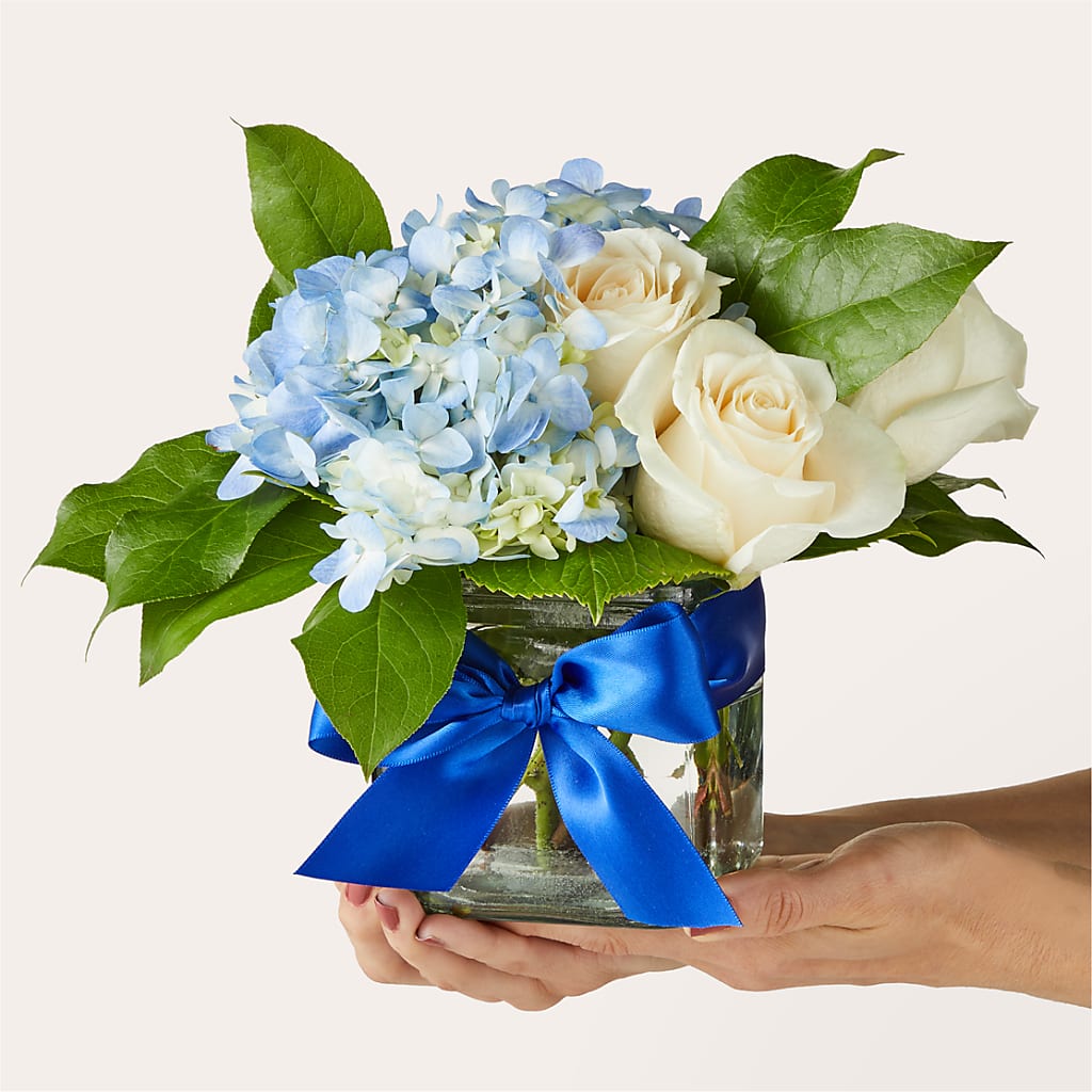 Sky Blue Delight Bouquet – BERMAN'S FLOWERS, Kingsburg CA