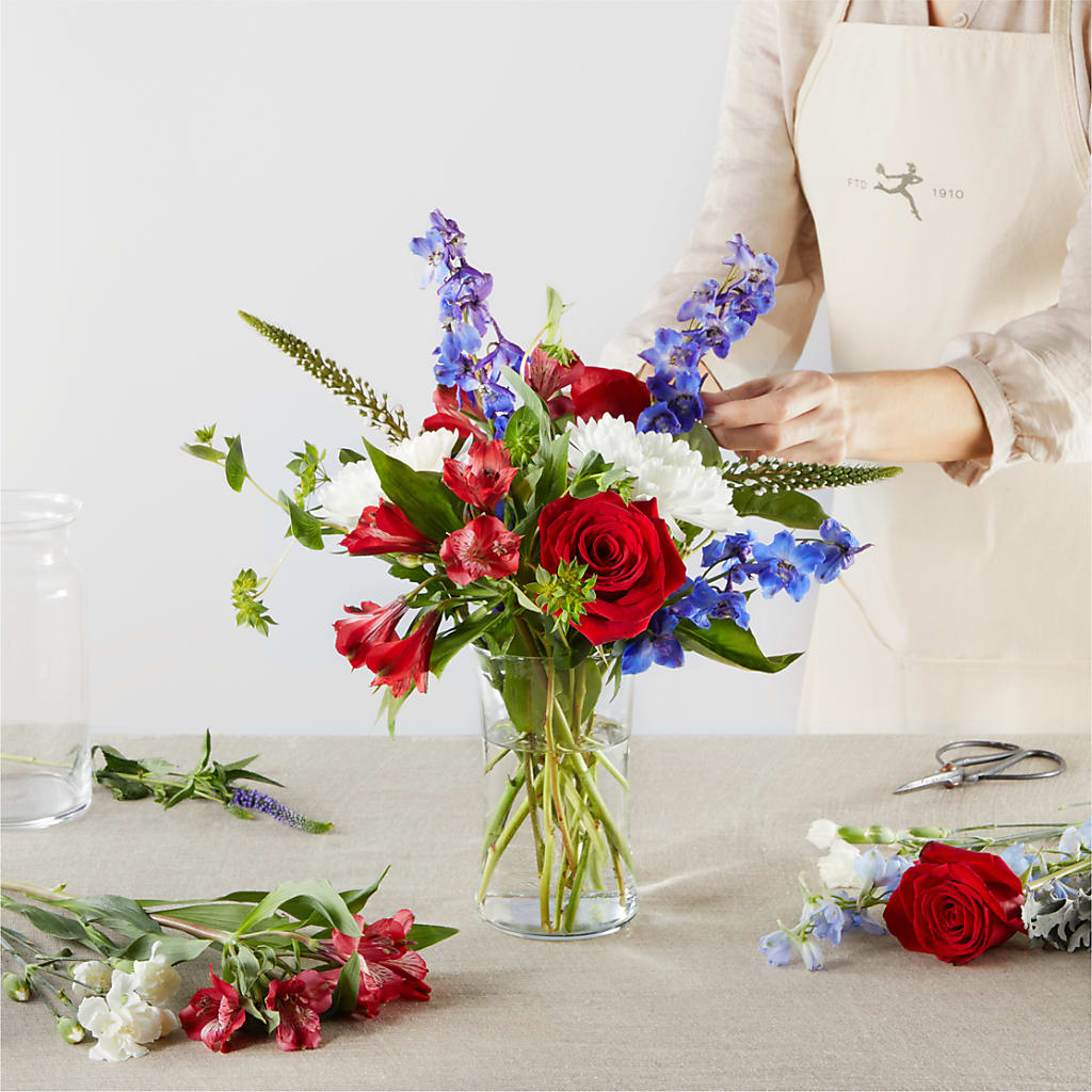 Star Spangled - A Florist Original – BERMAN'S FLOWERS, Kingsburg CA