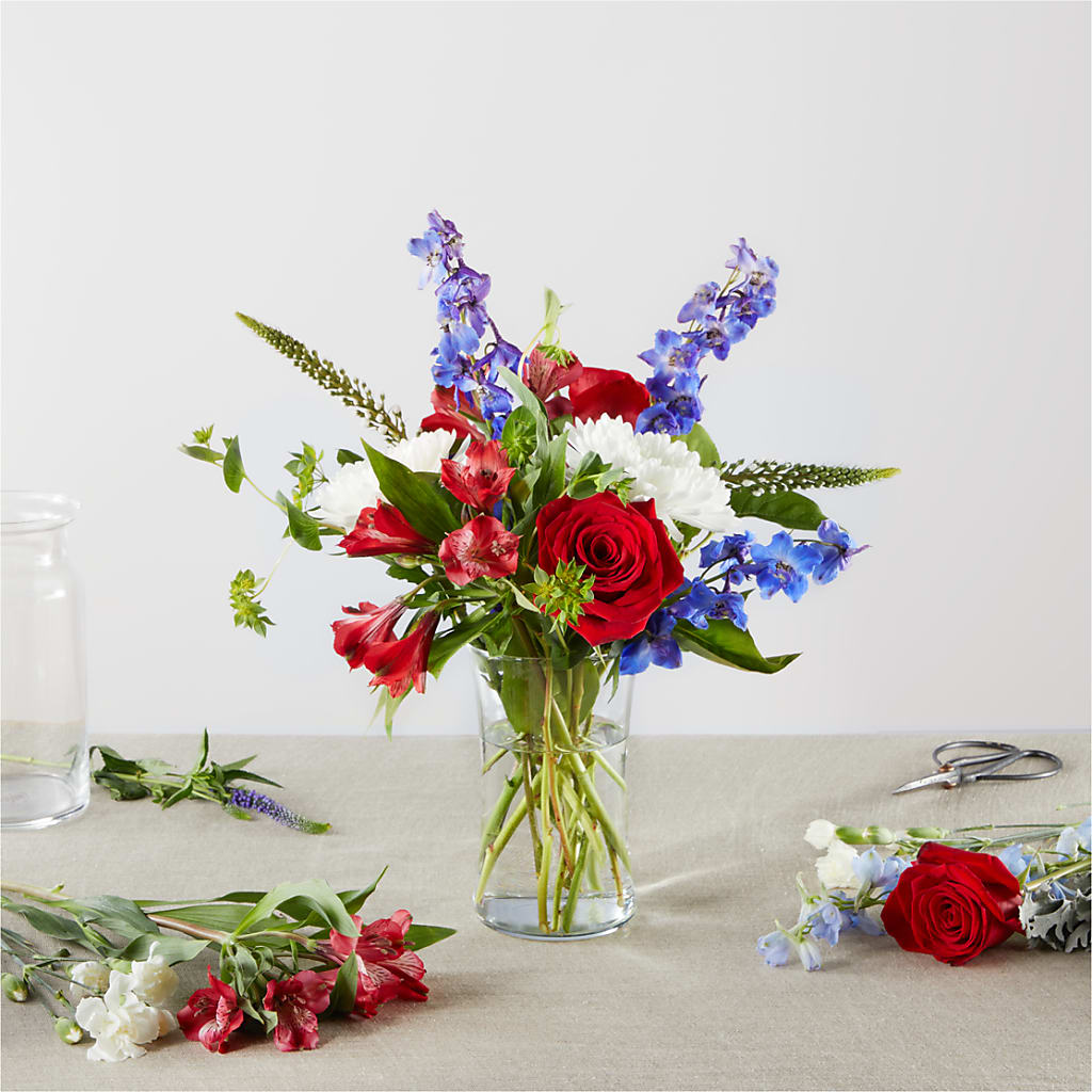 Star Spangled - A Florist Original – BERMAN'S FLOWERS, Kingsburg CA