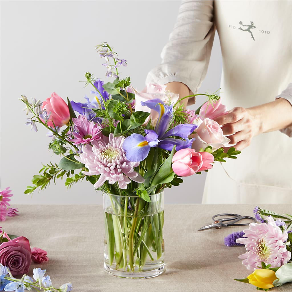 Pastel Tradition - A Florist Original – BERMAN'S FLOWERS, Kingsburg CA