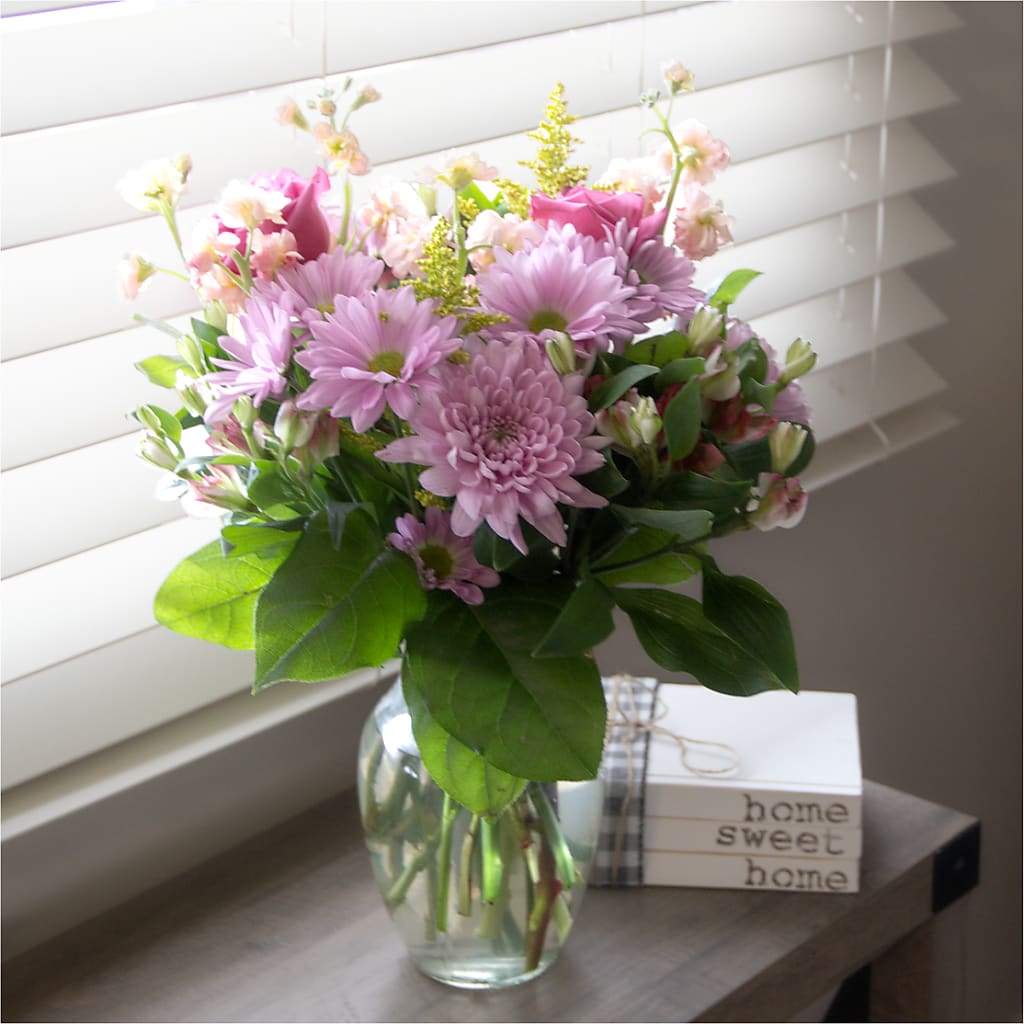 Pastel Tradition - A Florist Original – BERMAN'S FLOWERS, Kingsburg CA