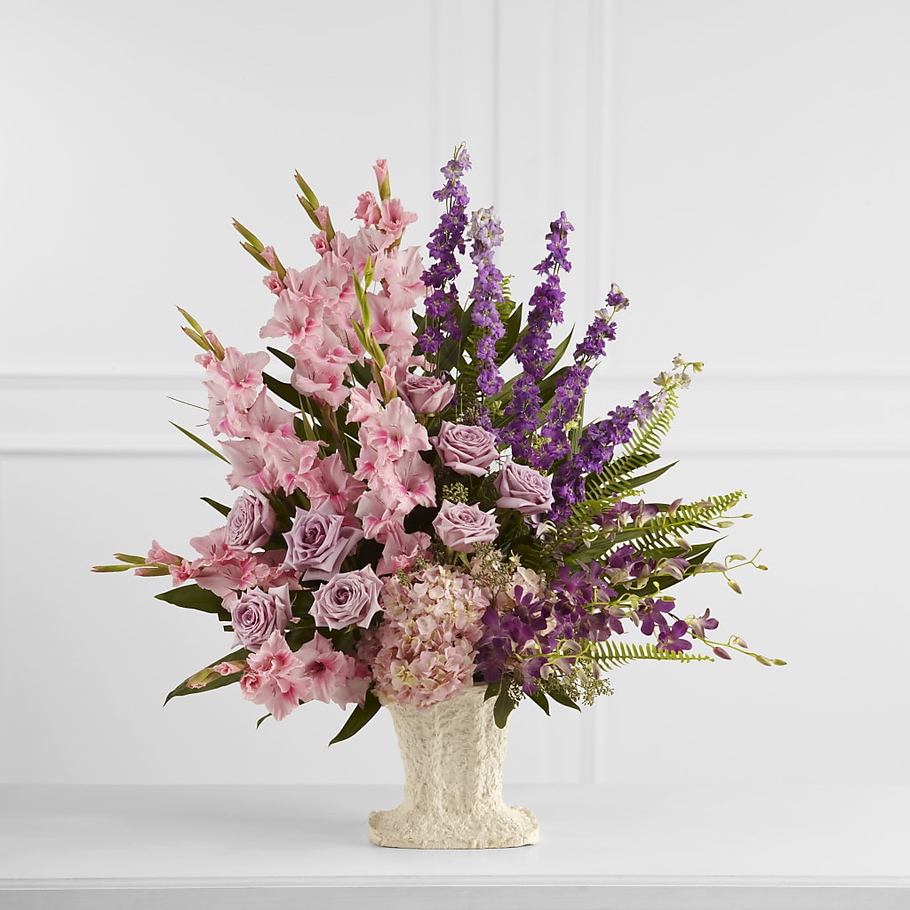 Flowing Garden Arrangement – BERMAN'S FLOWERS, Kingsburg CA