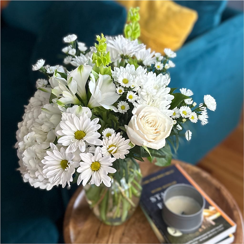 Classic Ivory – A Florist Original – BERMAN'S FLOWERS, Kingsburg CA