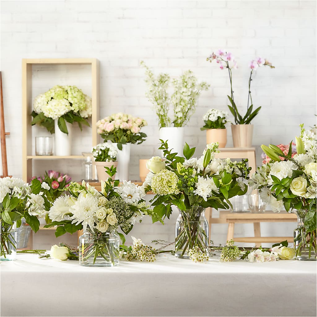 Classic Ivory – A Florist Original – BERMAN'S FLOWERS, Kingsburg CA
