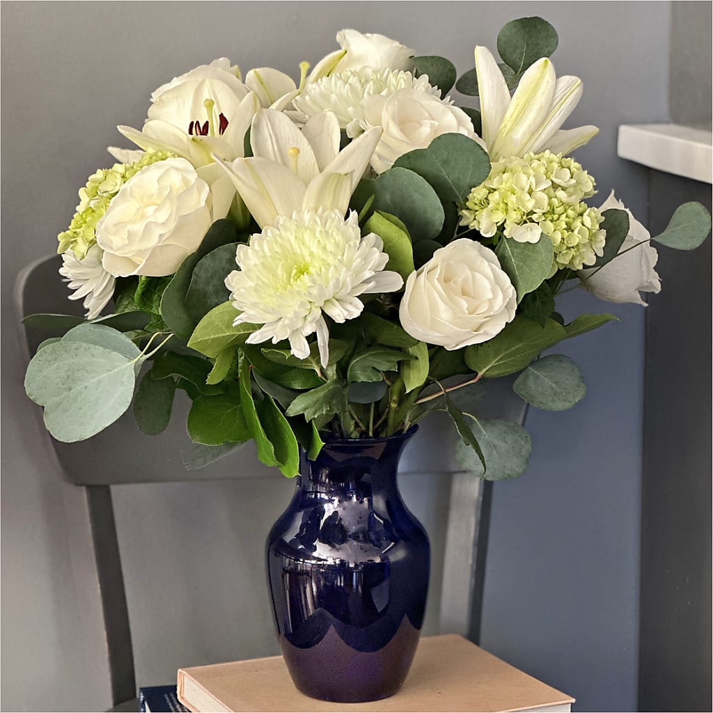 Snowy Dreams Bouquet – BERMAN'S FLOWERS, Kingsburg CA
