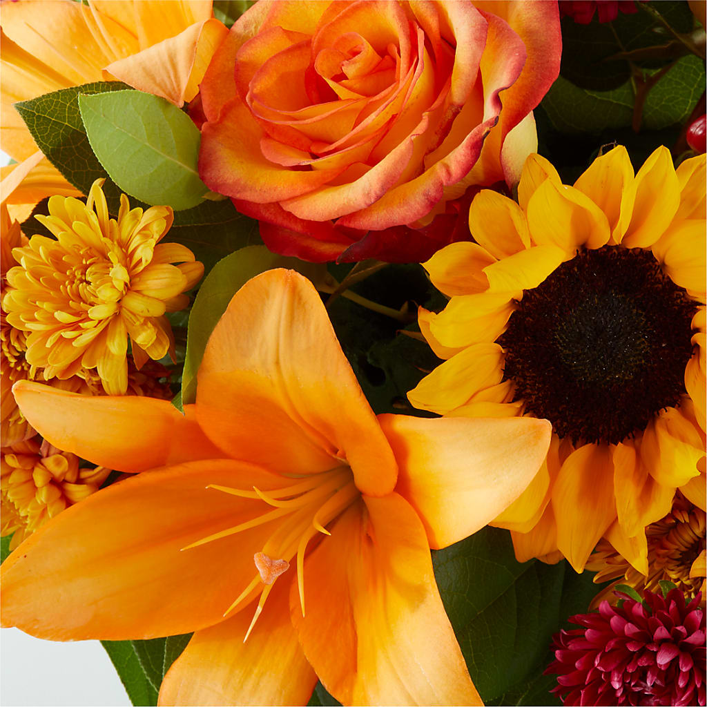 Grateful Centerpiece – BERMAN'S FLOWERS, Kingsburg CA