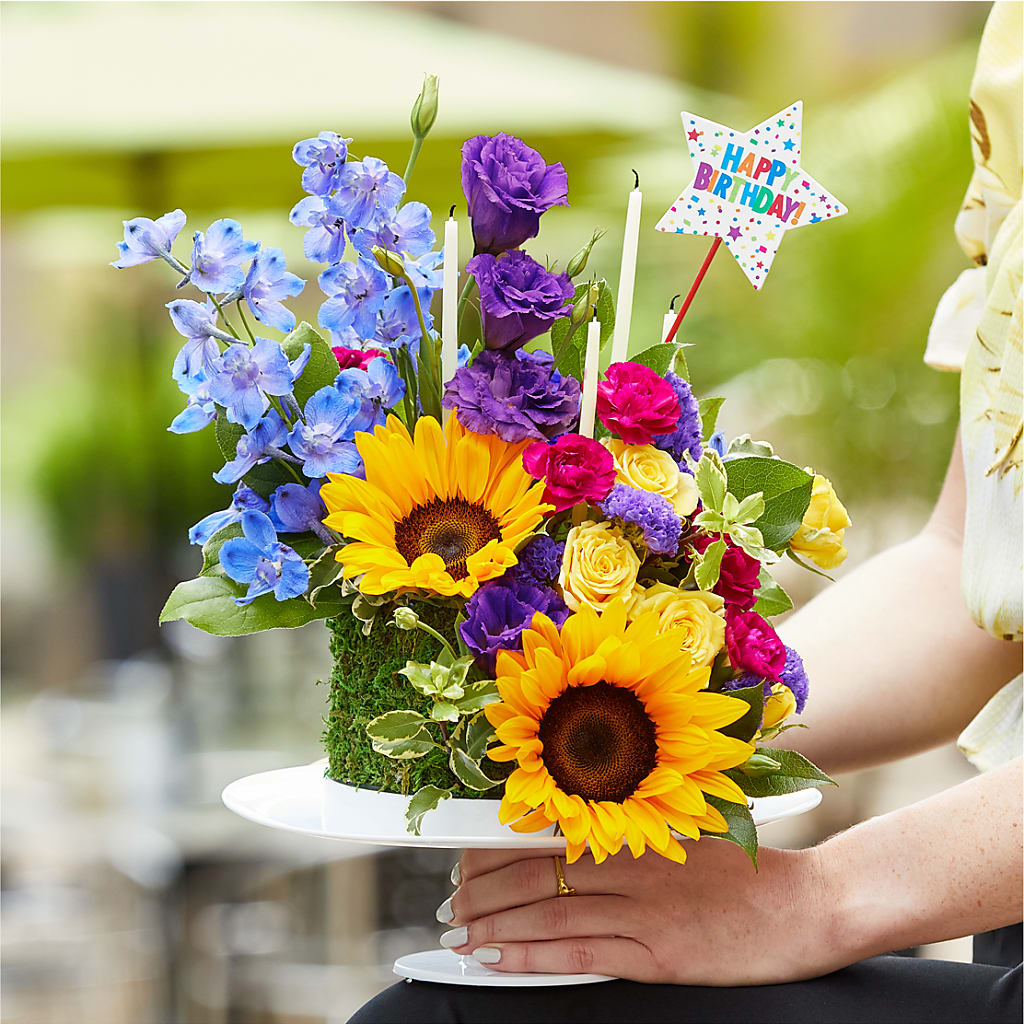Star of the Day Floral Cake – BERMAN'S FLOWERS, Kingsburg CA