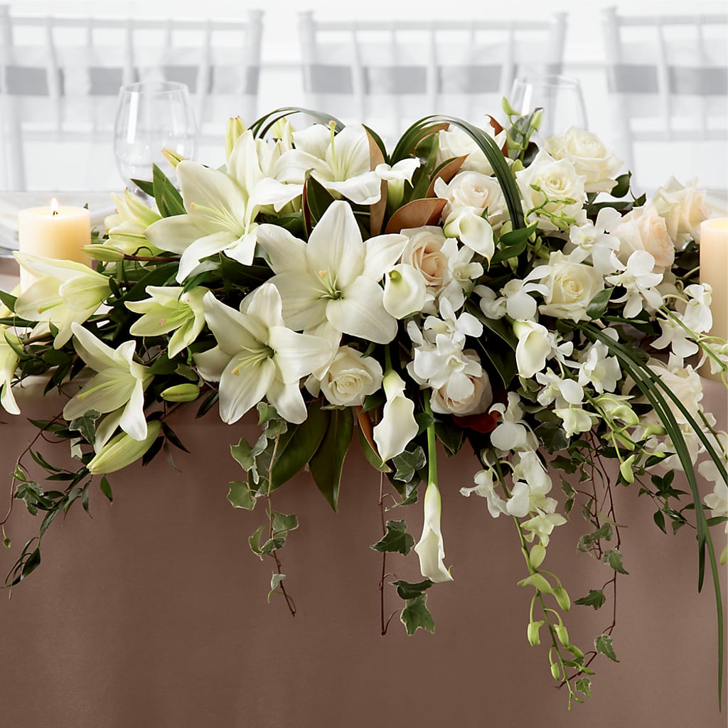 White Linen Arrangement – BERMAN'S FLOWERS, Kingsburg CA