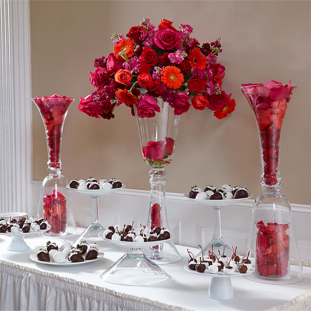 Life's Sweetness Centerpiece – BERMAN'S FLOWERS, Kingsburg CA