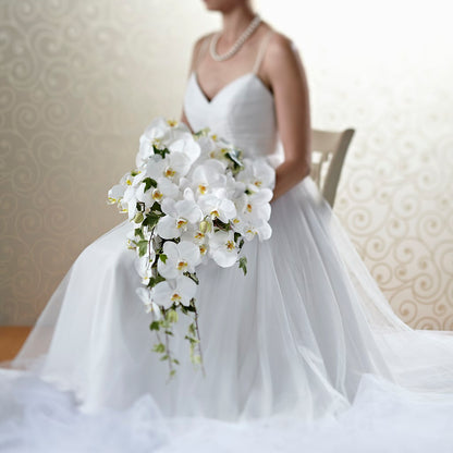 Classic White Bouquet – BERMAN'S FLOWERS, Kingsburg CA