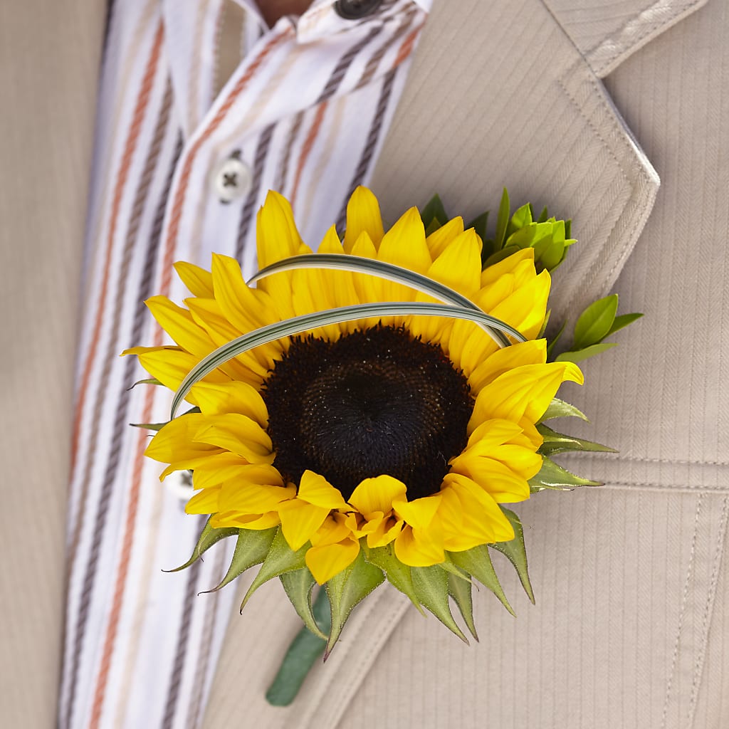 Free Spirit Boutonniere – BERMAN'S FLOWERS, Kingsburg CA