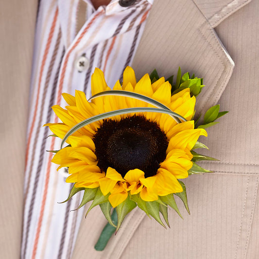 Free Spirit Boutonniere – BERMAN'S FLOWERS, Kingsburg CA